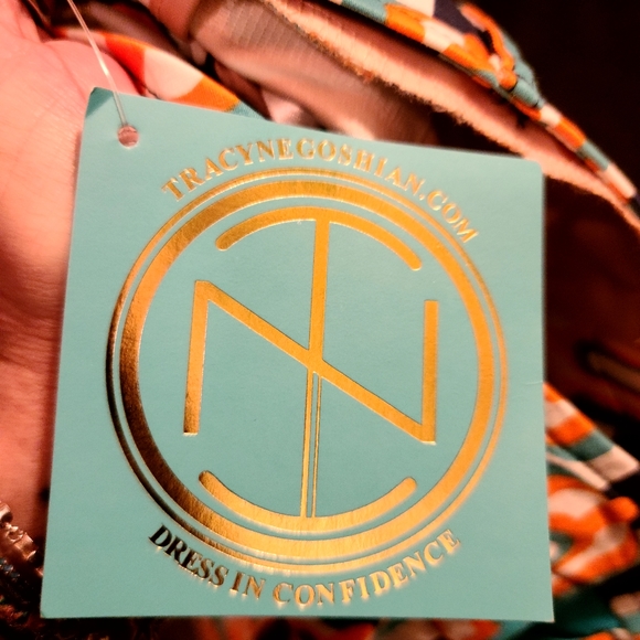 Tracy Negoshian NWT Geo block luxury walking shorts sz6 - Picture 5 of 14